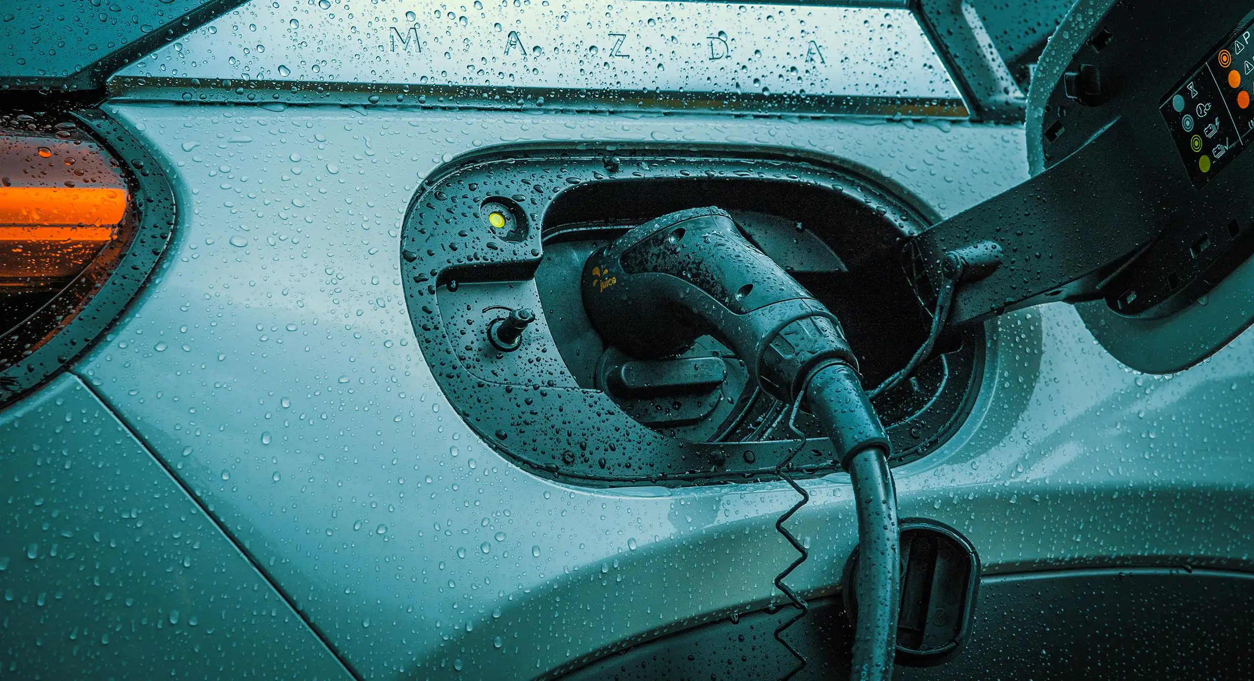 Elektrofahrzeug laden